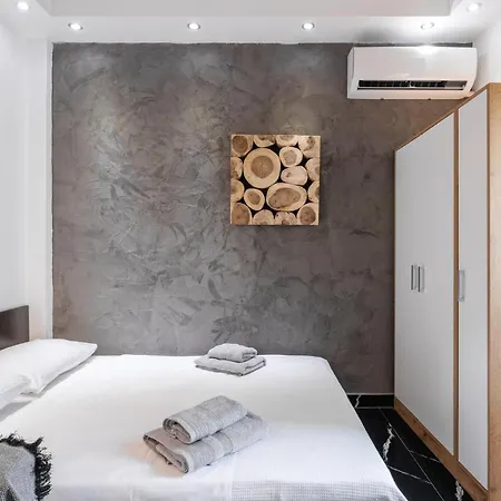 Skra Hideaway In Center By Binobi ! דירה