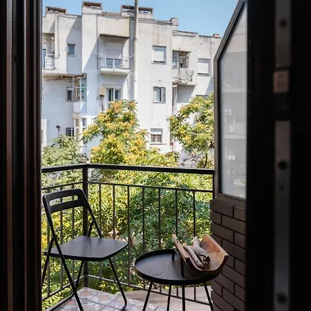 Skra Hideaway In Center By Binobi !